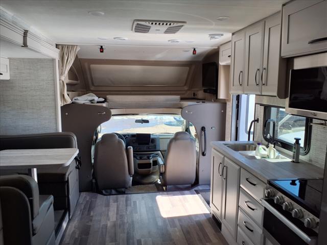 2025 Ford E-Series E-450 SD