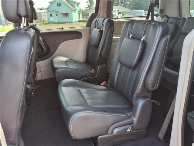 2016 Chrysler Town and Country Touring-L