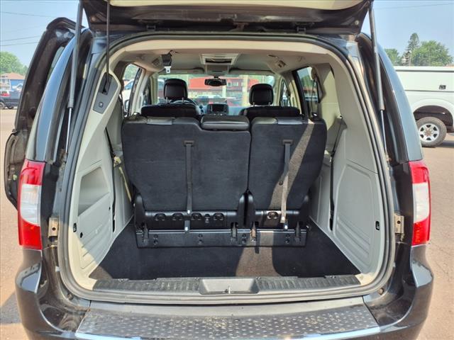 2016 Chrysler Town and Country Touring-L