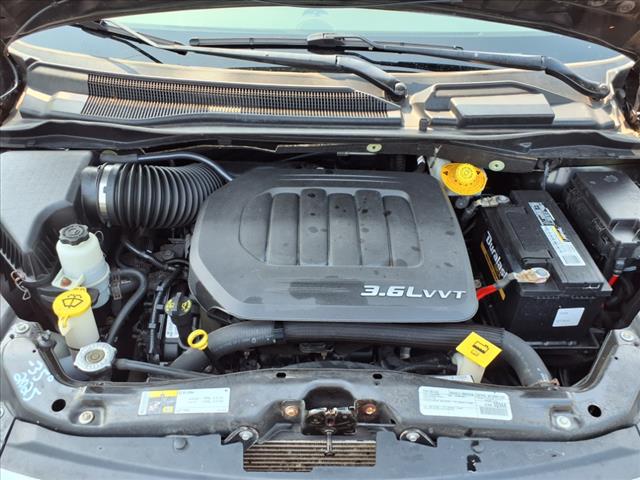 2016 Chrysler Town and Country Touring-L