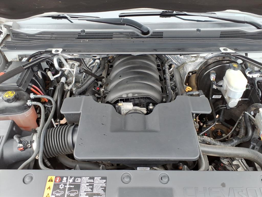 2018 Chevrolet Suburban LT - Photo 13