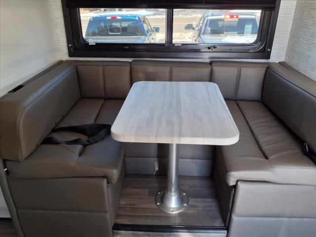 2025 Ford E-Series E-450 SD