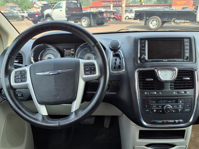 2016 Chrysler Town and Country Touring-L