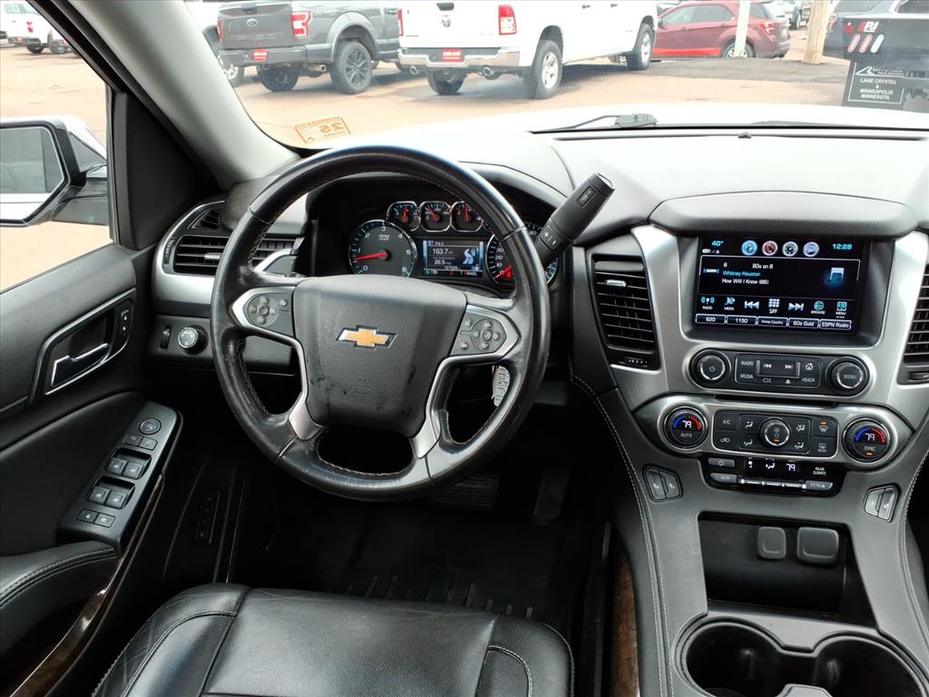 2018 Chevrolet Suburban LT - Photo 14