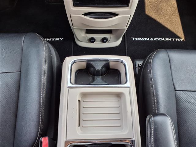 2016 Chrysler Town and Country Touring-L