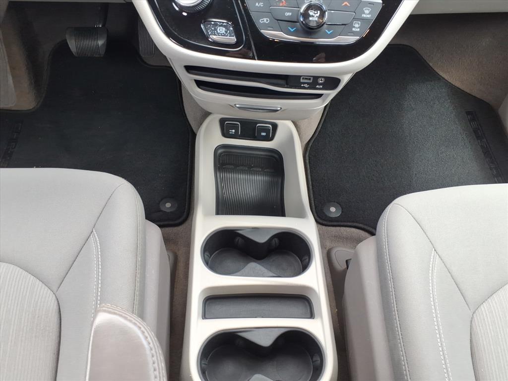 2017 Chrysler Pacifica Touring - Photo 17