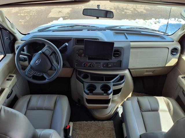 2025 Ford E-Series E-450 SD