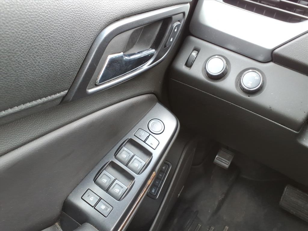 2018 Chevrolet Suburban LT - Photo 19