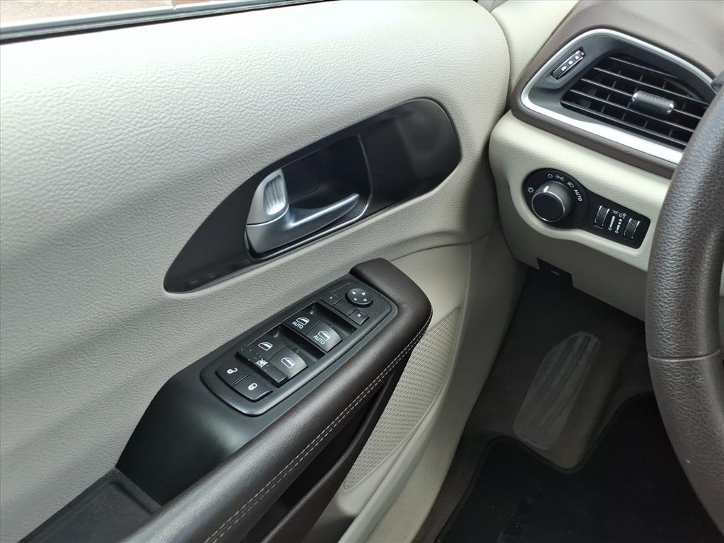 2017 Chrysler Pacifica Touring - Photo 19