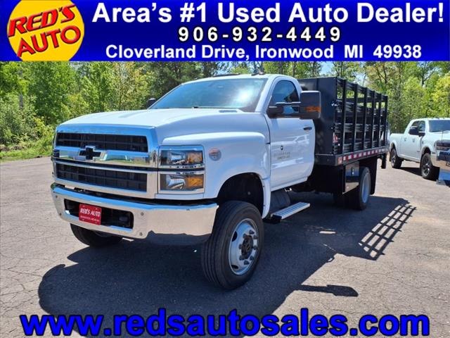 2022 Chevrolet Silverado 5500 Stake Body