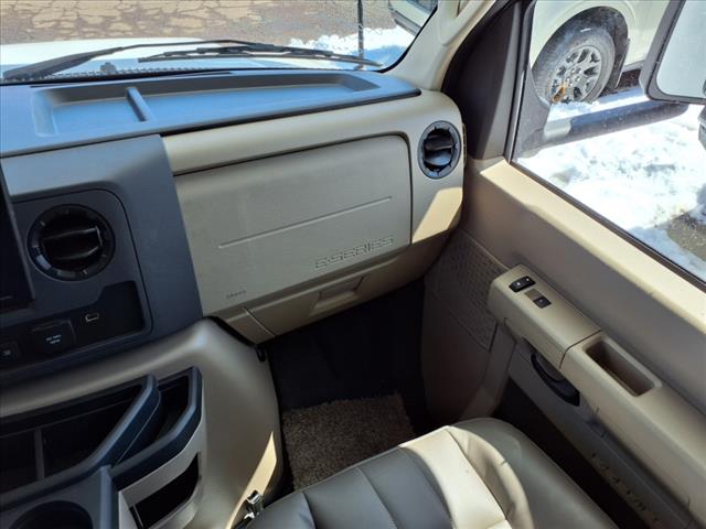 2025 Ford E-Series E-450 SD