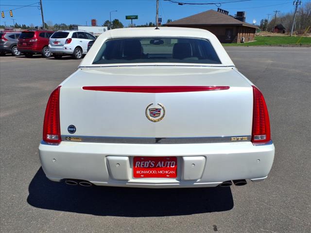 2008 Cadillac DTS Base