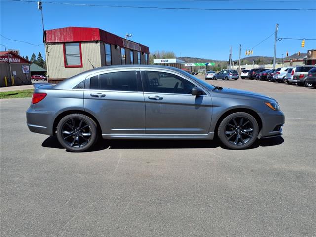 2013 Chrysler 200 Limited