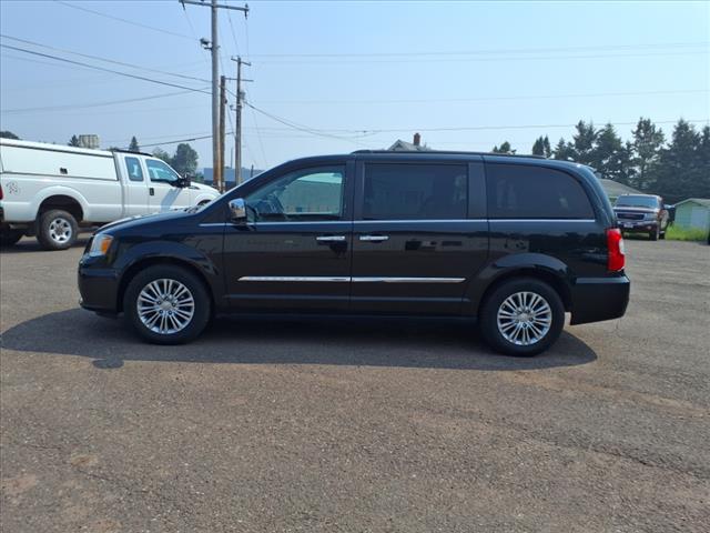 2016 Chrysler Town and Country Touring-L