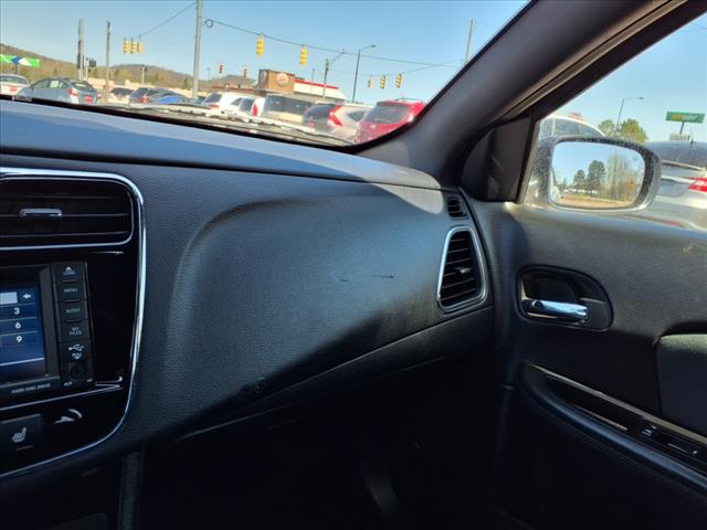 2012 Chrysler 200 Touring