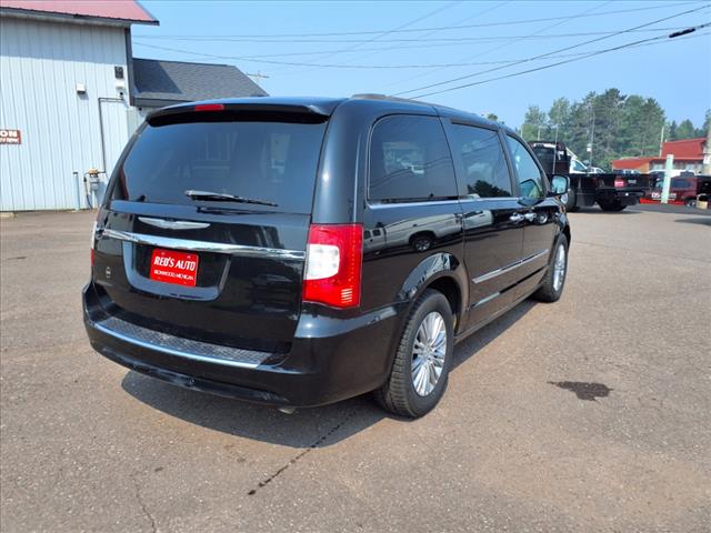 2016 Chrysler Town and Country Touring-L