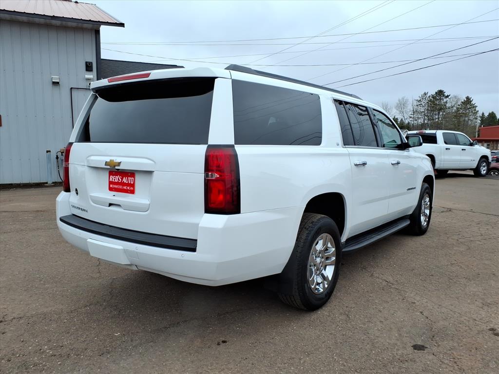 2018 Chevrolet Suburban LT - Photo 6