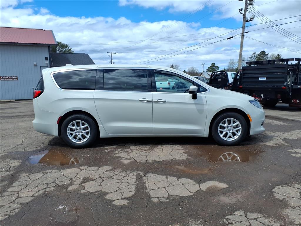 2017 Chrysler Pacifica Touring - Photo 7