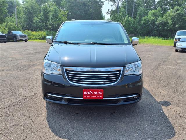 2016 Chrysler Town and Country Touring-L