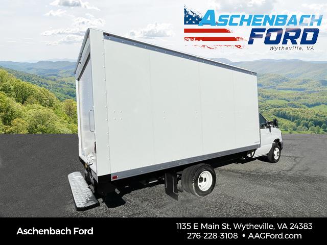 2024 Ford E-450SD Base