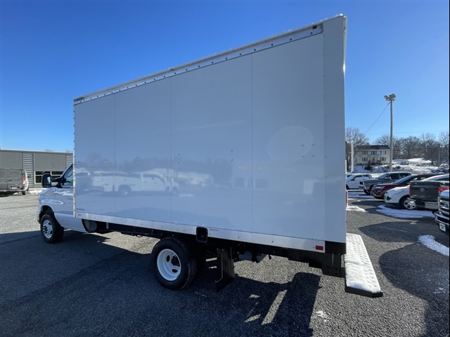 2024 Ford E-450SD Base