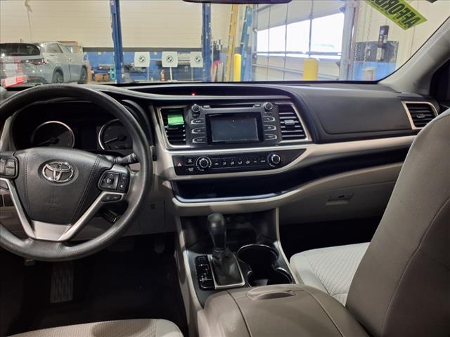 2017 Toyota Highlander LE