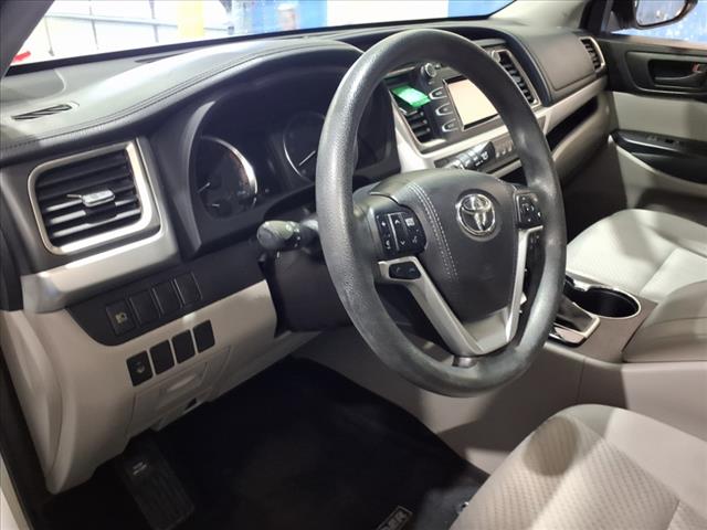 2017 Toyota Highlander LE