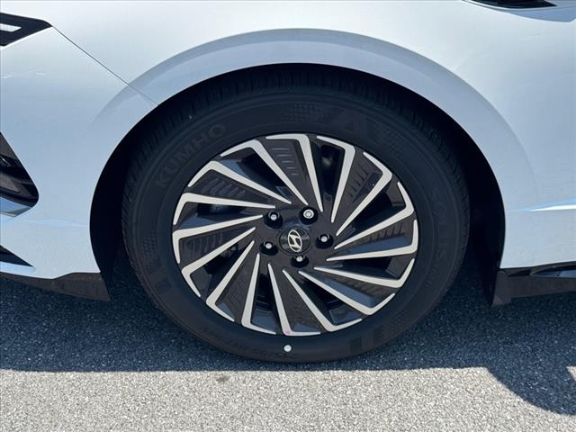 2025 Hyundai SONATA Hybrid SEL