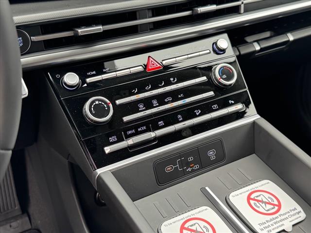 2025 Hyundai SANTA FE SE