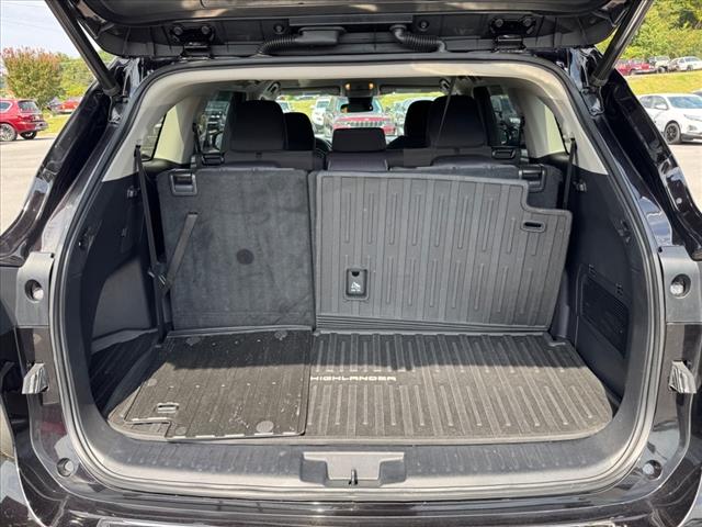 2020 Toyota Highlander LE