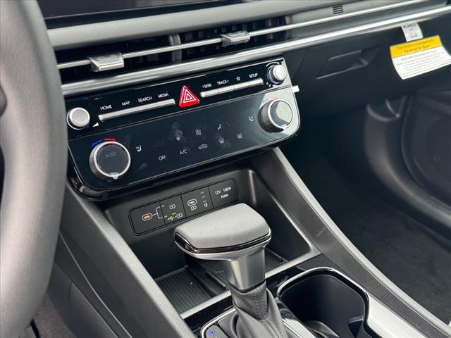 2025 Hyundai SANTA CRUZ SEL Activity