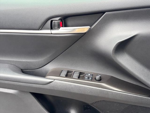 2022 Toyota Camry Hybrid SE Nightshade