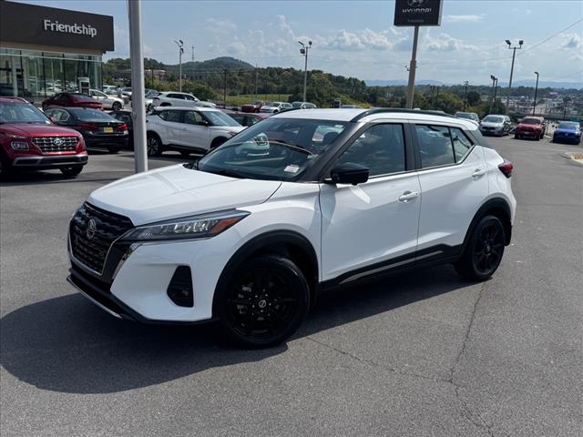 2021 Nissan Kicks SR
