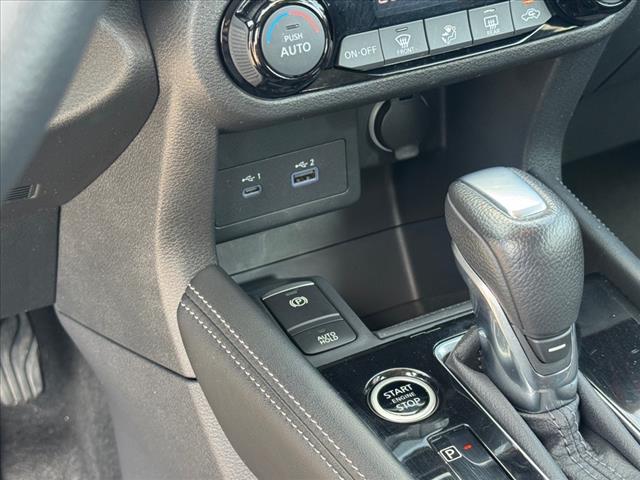 2021 Nissan Kicks SR