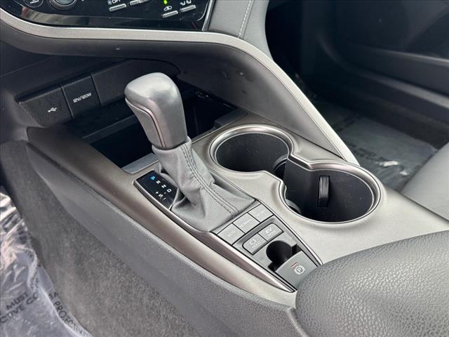 2022 Toyota Camry Hybrid SE Nightshade