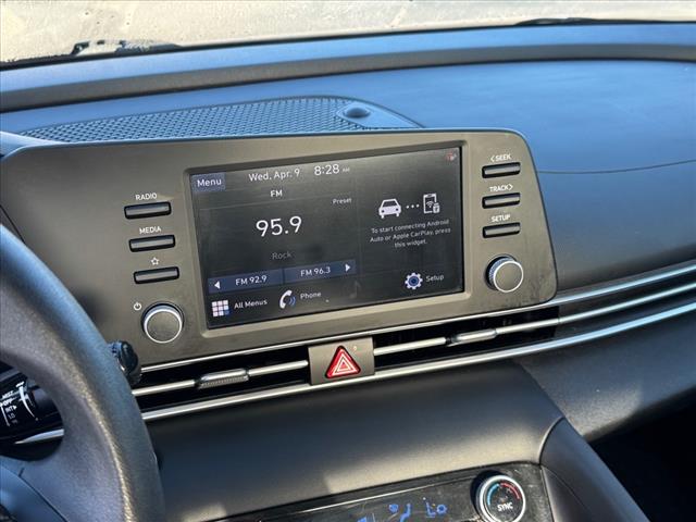 2022 Hyundai ELANTRA SEL