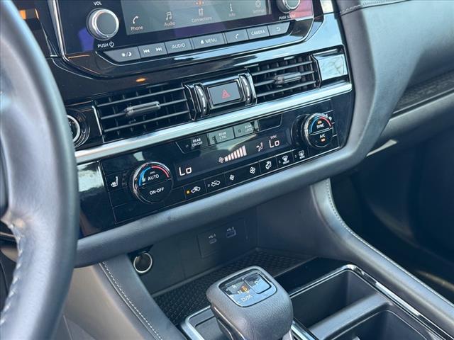 2022 Nissan Pathfinder SV