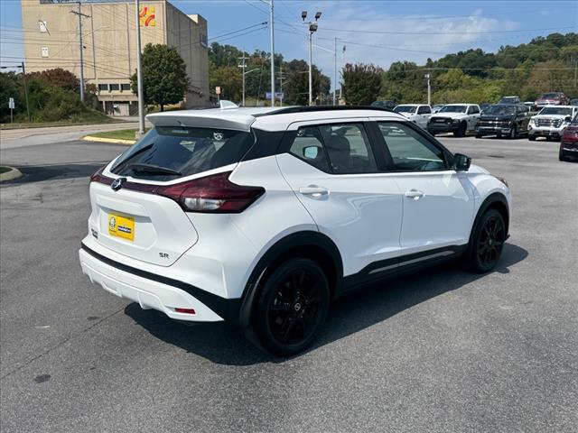2021 Nissan Kicks SR