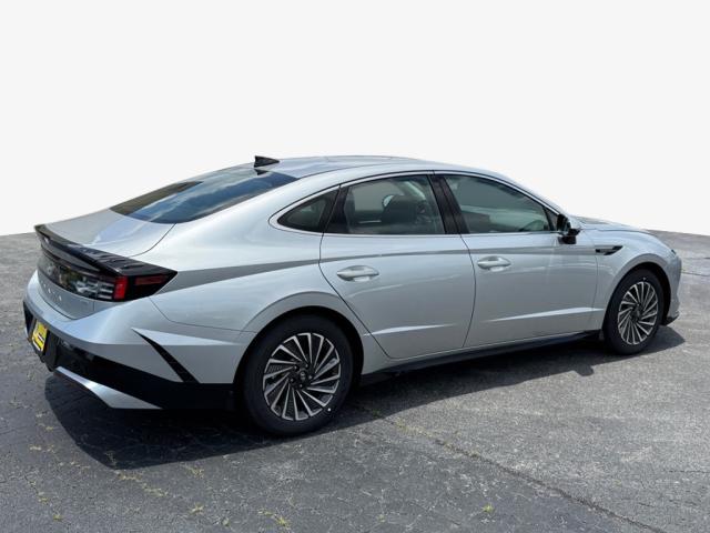 2025 Hyundai SONATA Hybrid SEL