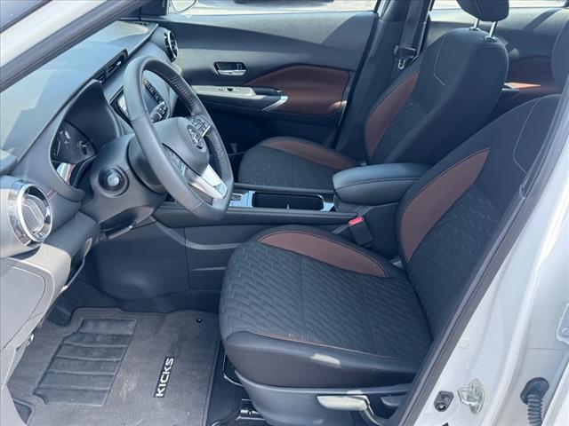 2021 Nissan Kicks SR