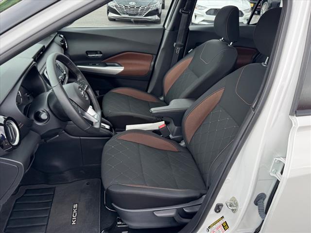 2020 Nissan Kicks SR