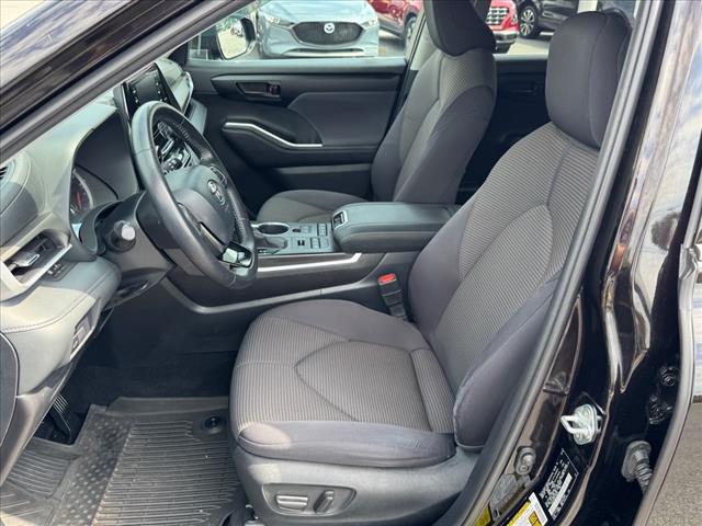 2020 Toyota Highlander LE