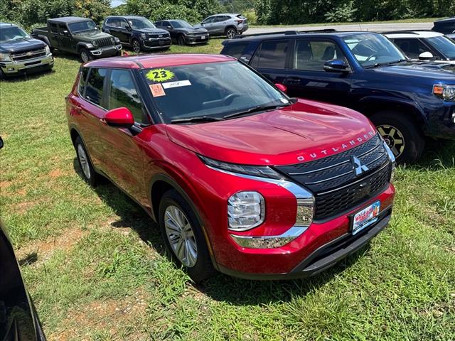 2023 Mitsubishi Outlander ES