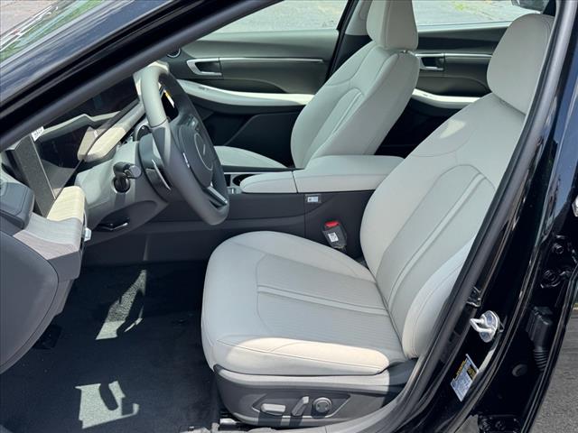 2025 Hyundai SONATA Hybrid SEL