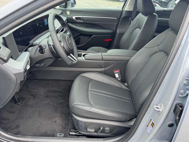 2025 Hyundai SONATA Hybrid Limited