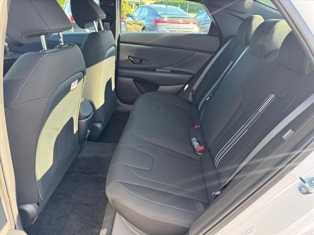 2025 Hyundai ELANTRA SEL Sport