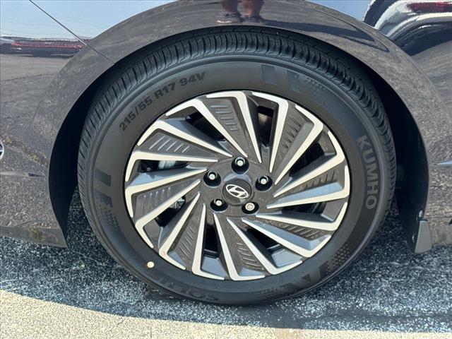 2025 Hyundai SONATA Hybrid SEL