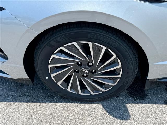 2025 Hyundai SONATA Hybrid SEL