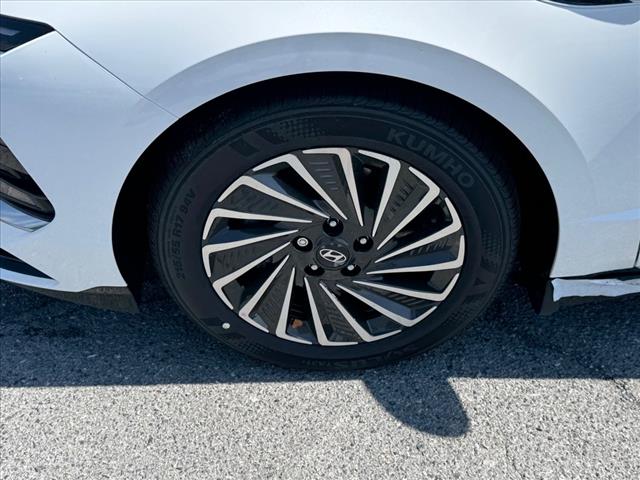 2025 Hyundai SONATA Hybrid SEL