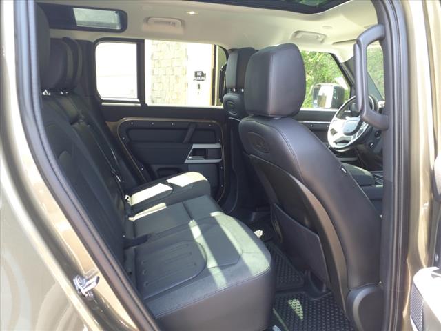 2020 Land Rover Defender 110 SE